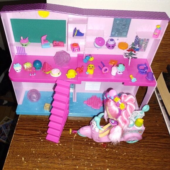 Moose Enterprise Other - Shopkins Sparkle Hill High School & Peppa Mint Ice Cream Gelati Scooter & more